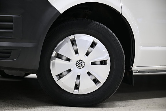 Volkswagen Caravelle 5 of 30