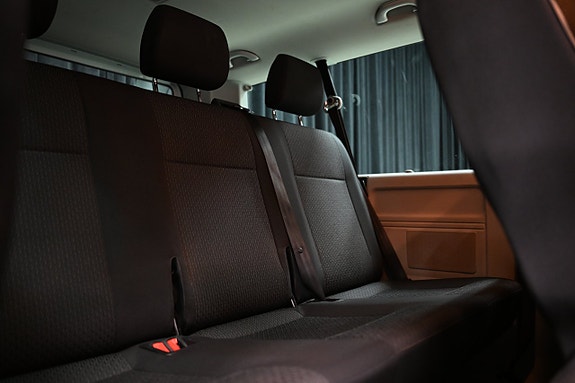 Volkswagen Caravelle 8 of 30