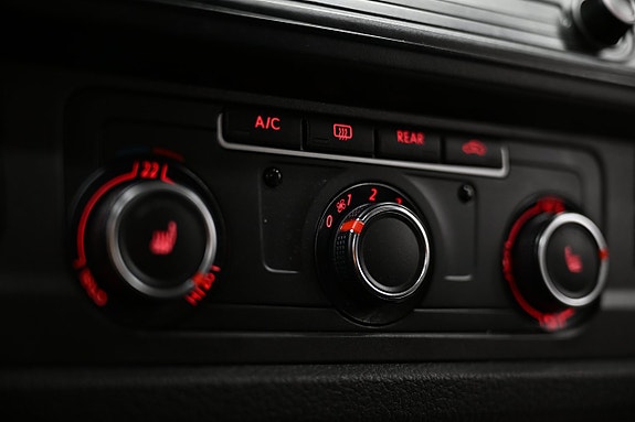 Volkswagen Caravelle 30 of 30