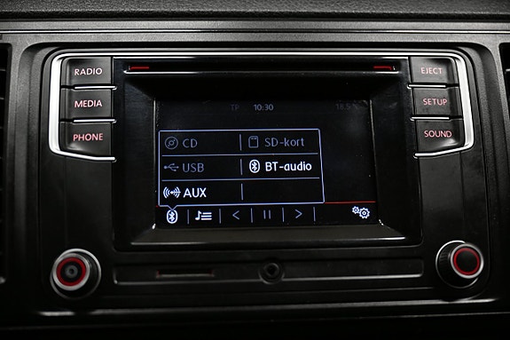 Volkswagen Caravelle 26 of 30
