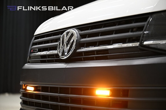 Volkswagen Caravelle 4 of 30
