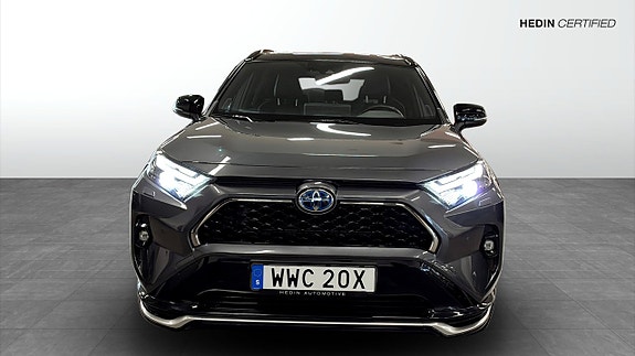 Toyota RAV4 8 of 18