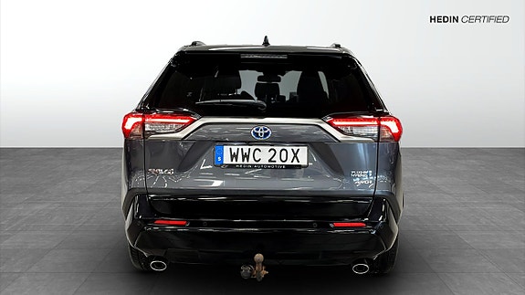 Toyota RAV4 7 of 18