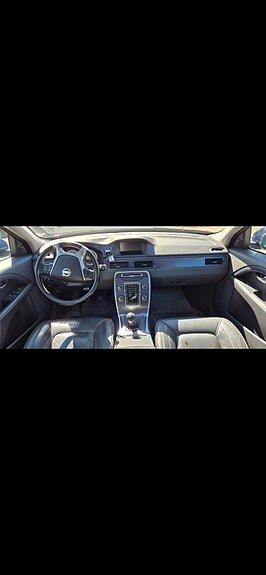Volvo V70 2 of 2