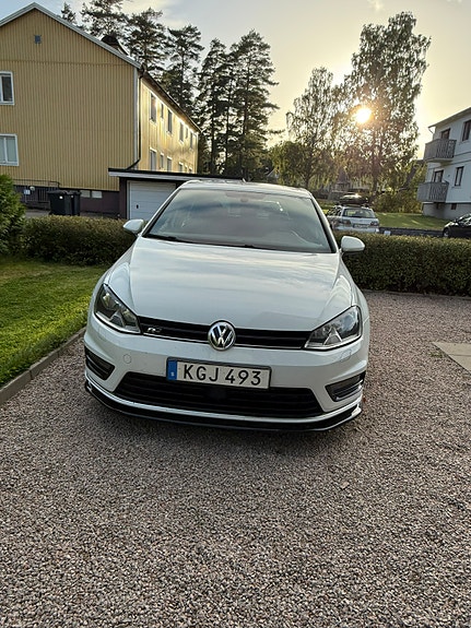 Volkswagen Golf VII 4 of 6