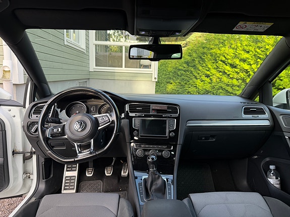 Volkswagen Golf VII 2 of 6