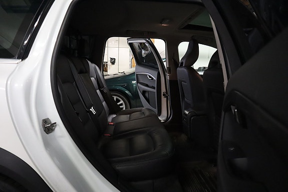 Volvo XC70 11 of 22