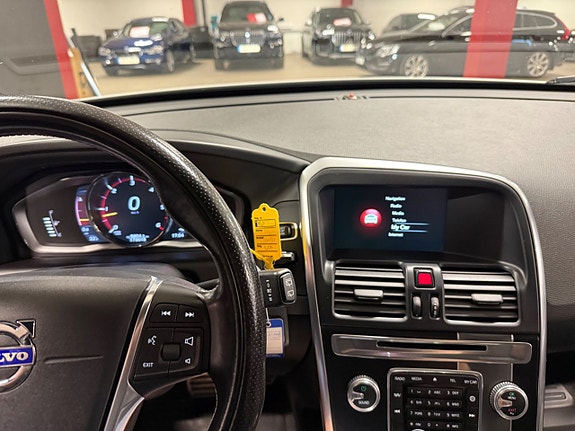 Volvo XC60 17 of 21