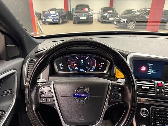 Volvo XC60 16 of 21