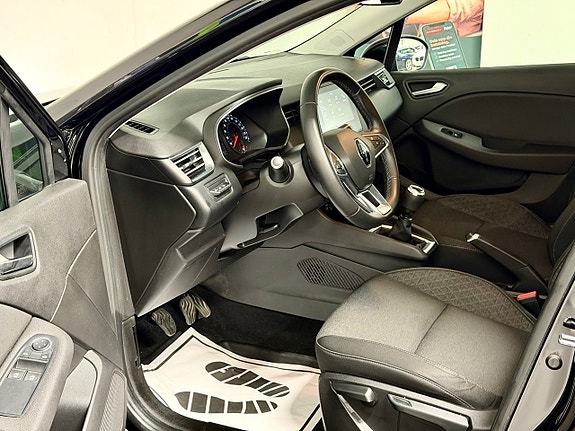 Renault Clio 7 of 16