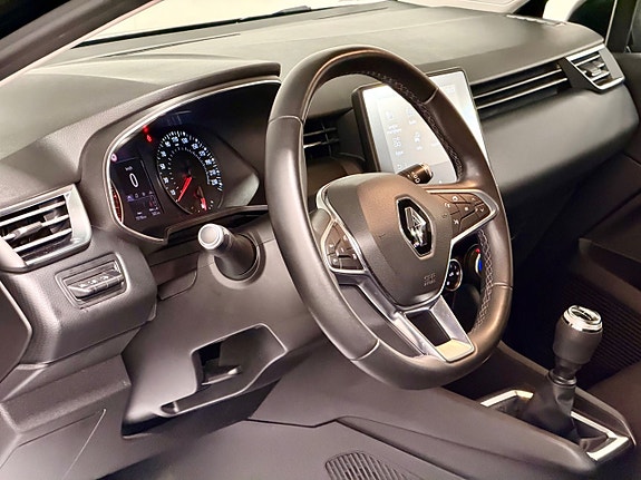 Renault Clio 8 of 16
