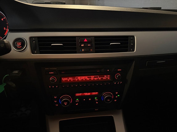 BMW 318d 15 of 18