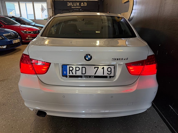 BMW 318d 5 of 18