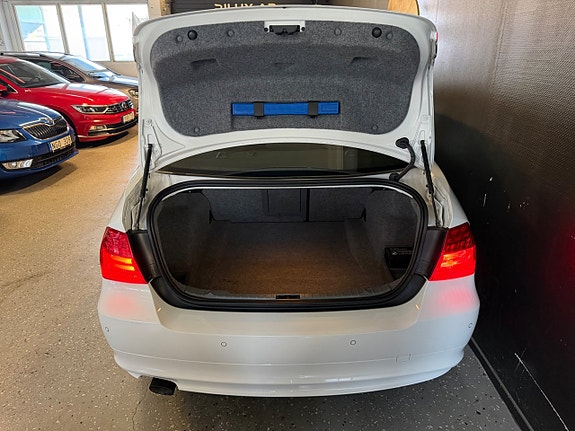 BMW 318d 7 of 18