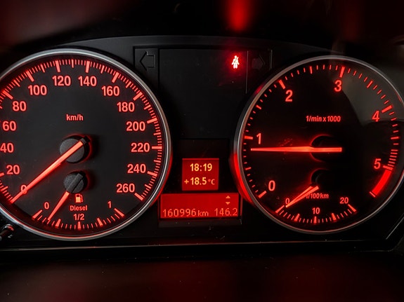 BMW 318d 17 of 18
