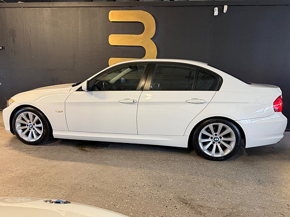 BMW 318d 2 of 18