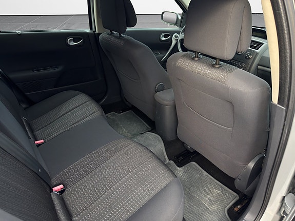 Renault Megane 12 of 13