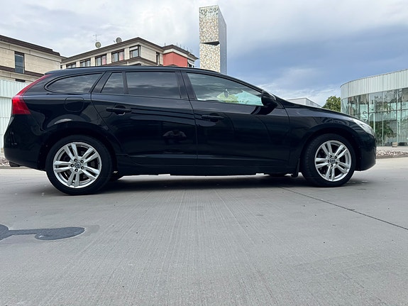Volvo V60 3 of 8