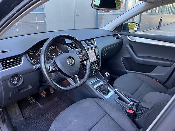 Skoda Octavia 13 of 27