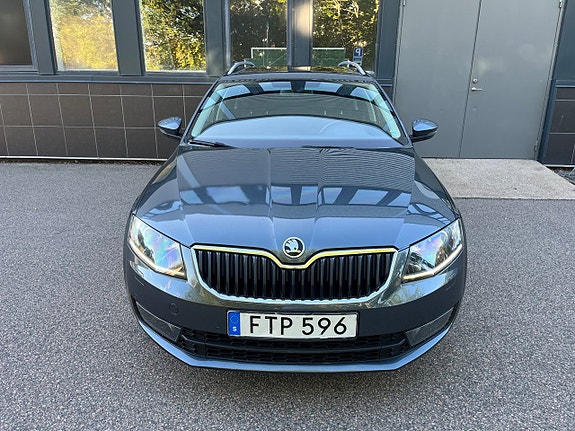 Skoda Octavia 2 of 27