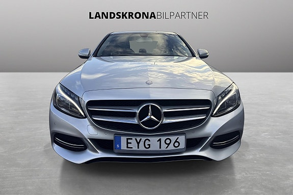 Mercedes-Benz C220 d 2 of 30