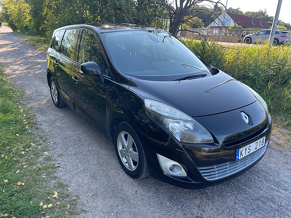 Renault Grand Scenic III 2 of 8