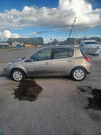 Renault Clio 6 of 8