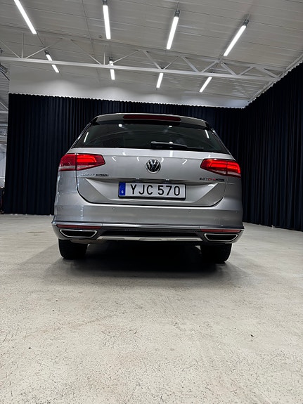 Volkswagen Passat Alltrack 20 of 22