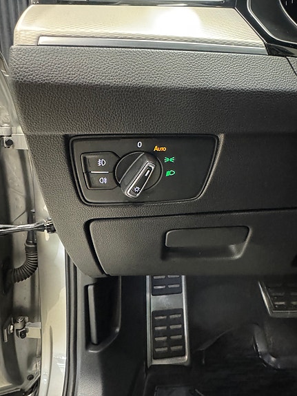 Volkswagen Passat Alltrack 9 of 22