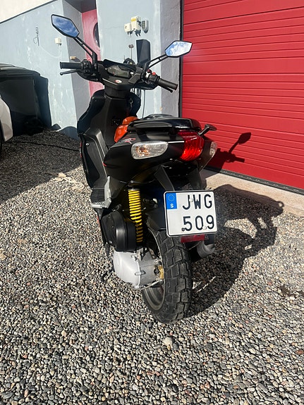 Aprilia SR 50 carbon 4 of 5