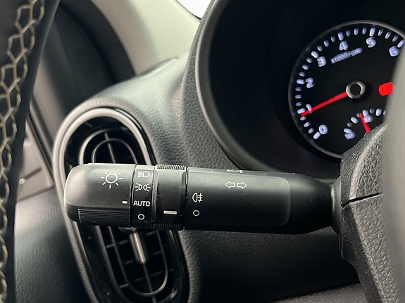 Kia Picanto 13 of 30