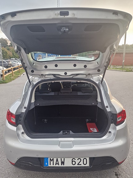 Renault Clio 2 of 12