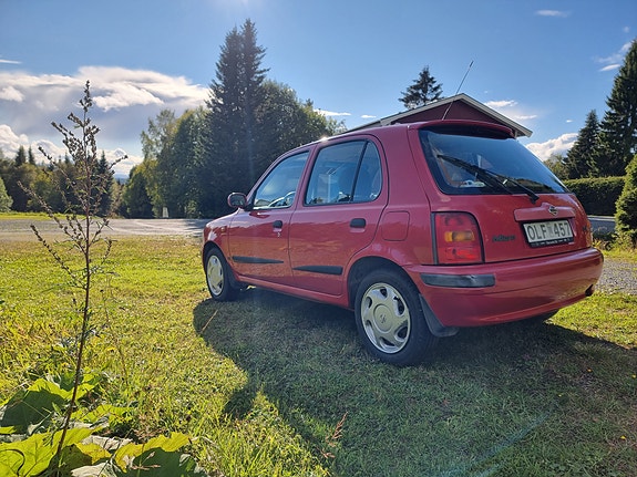 Nissan Micra 7 of 12