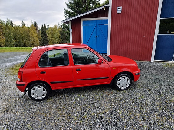 Nissan Micra 9 of 12