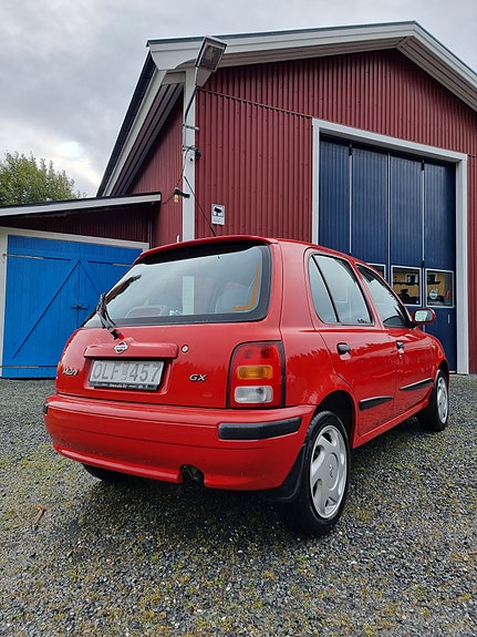 Nissan Micra 10 of 12