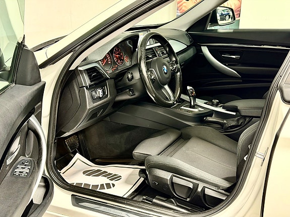 BMW 320d 7 of 16
