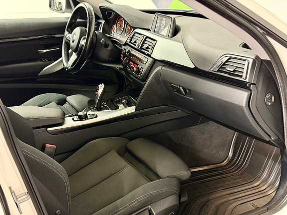 BMW 320d 10 of 16