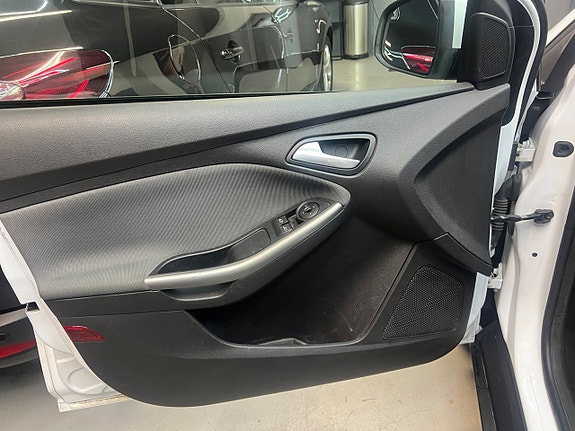 Ford Focus 16 of 16