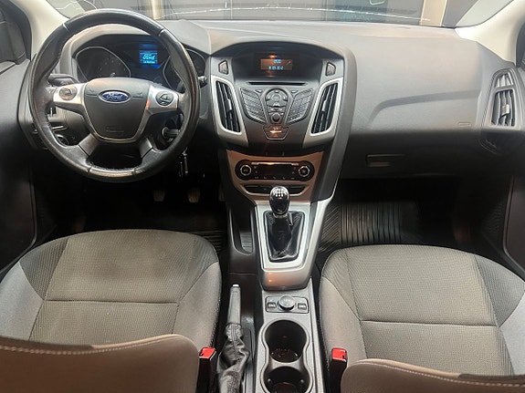 Ford Focus 7 of 16