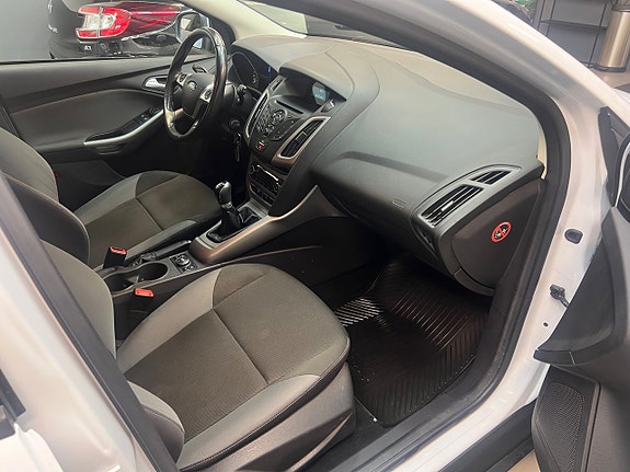 Ford Focus 8 of 16