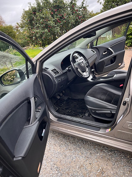 Toyota Avensis 4 of 11