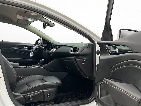 Opel Insignia Country Tourer 25 of 30