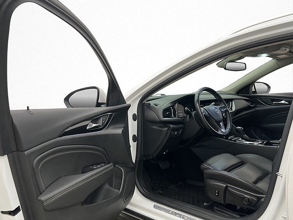 Opel Insignia Country Tourer 10 of 30