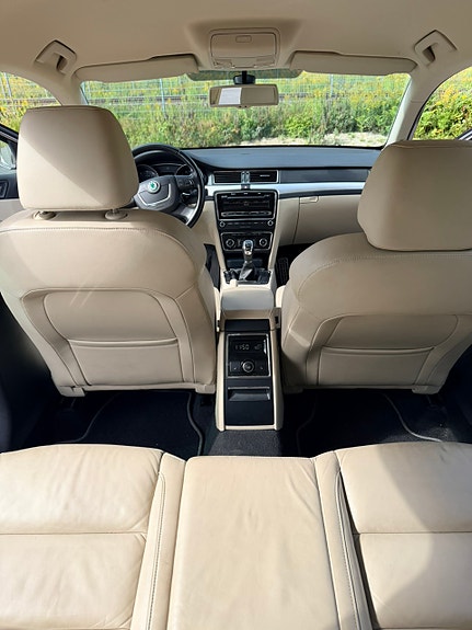 Skoda Superb 5 of 14