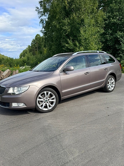 Skoda Superb 4 of 14