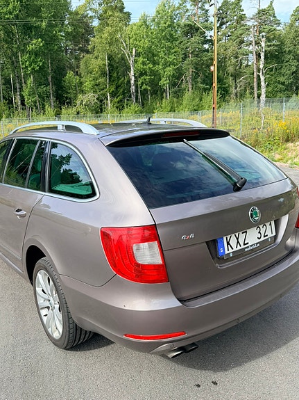 Skoda Superb 3 of 14