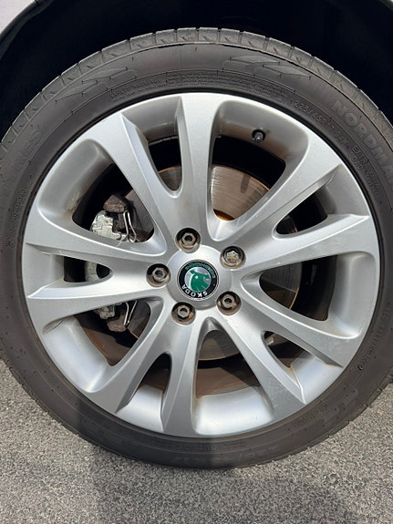 Skoda Superb 11 of 14