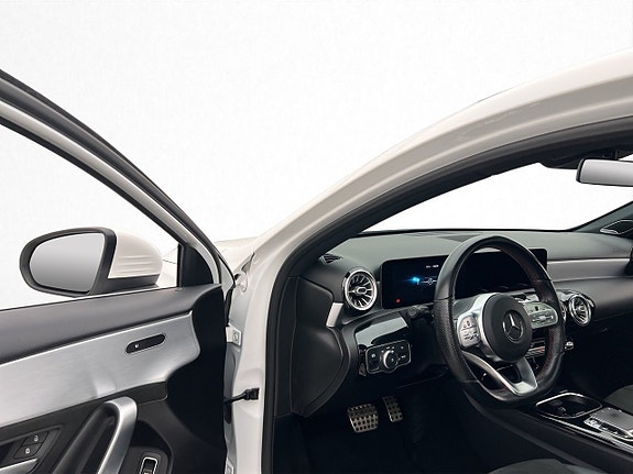 Mercedes-Benz A180 d 8 of 30
