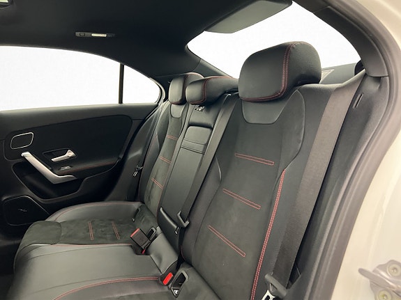 Mercedes-Benz A180 d 14 of 30