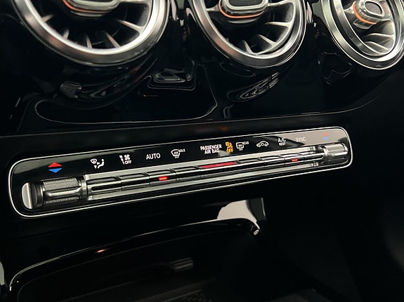Mercedes-Benz A180 d 24 of 30